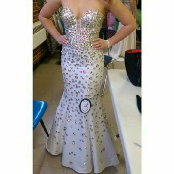 jovani 944